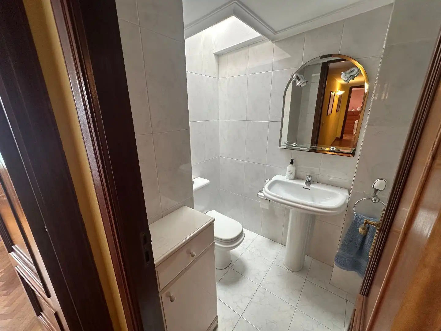 Badezimmer von Wohnung zur Miete in Viveiro mit Heizung, Parkett und Terrasse