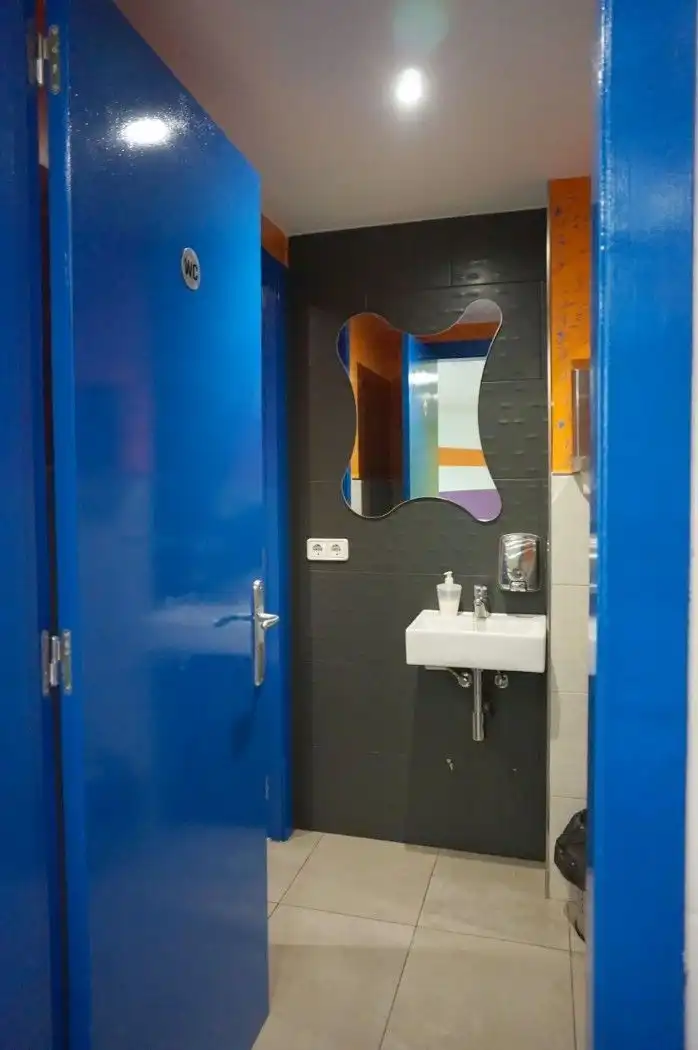 Local comercial en venta en Eixample Sud – Migdia, imagen 5