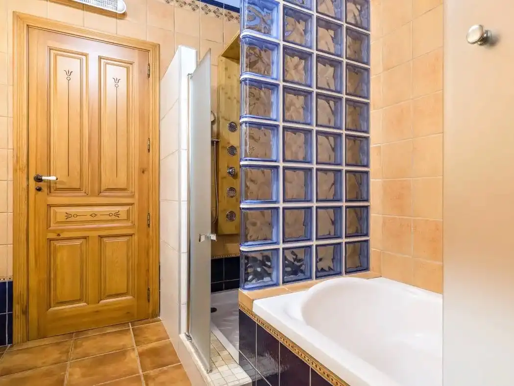 Bathroom of Houses for sale in Llíber, Alicante