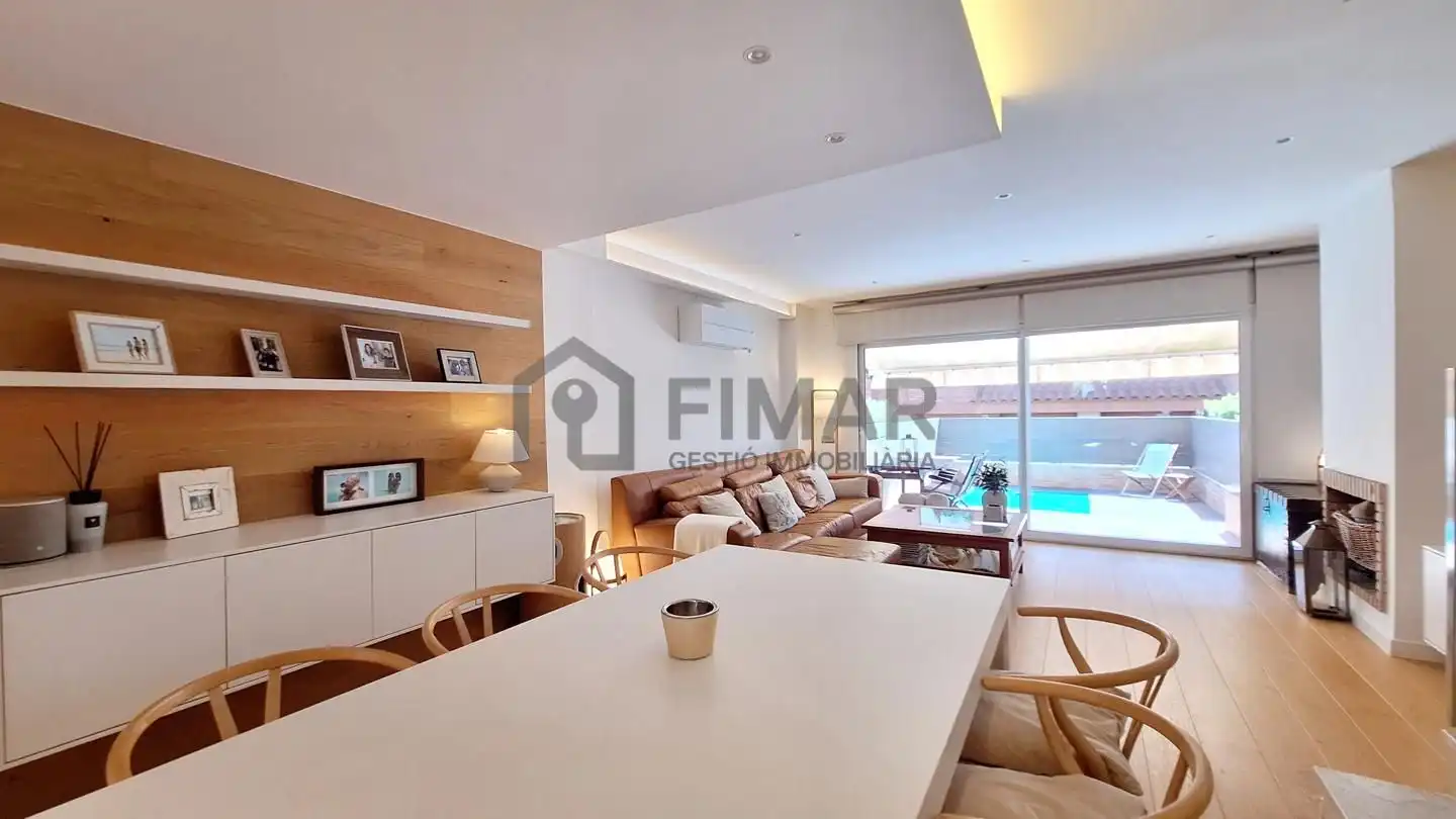 Sala de estar de Casa o chalet en venta en Vilassar de Mar con Aire acondicionado, Calefacción y Jardín privado