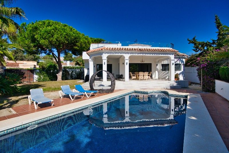 Garden of House or chalet for sale in Marbella  with Air Conditioner, Private garden and Terrace
