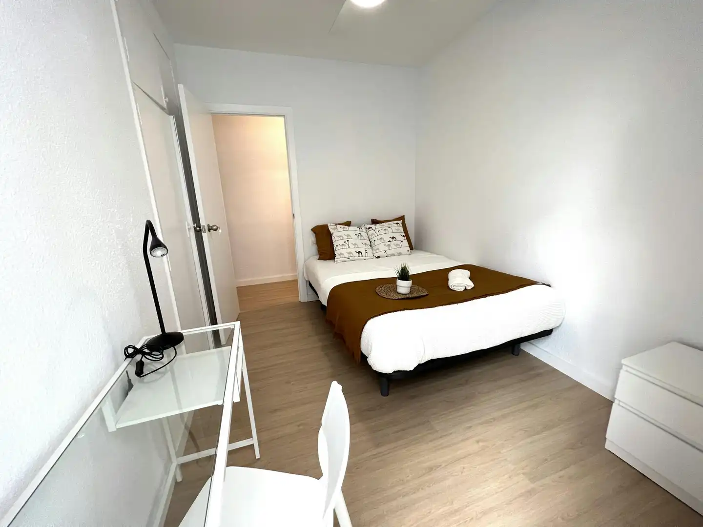 Habitación de Piso de alquiler en Valencia con Amueblado, Lavadora y TV