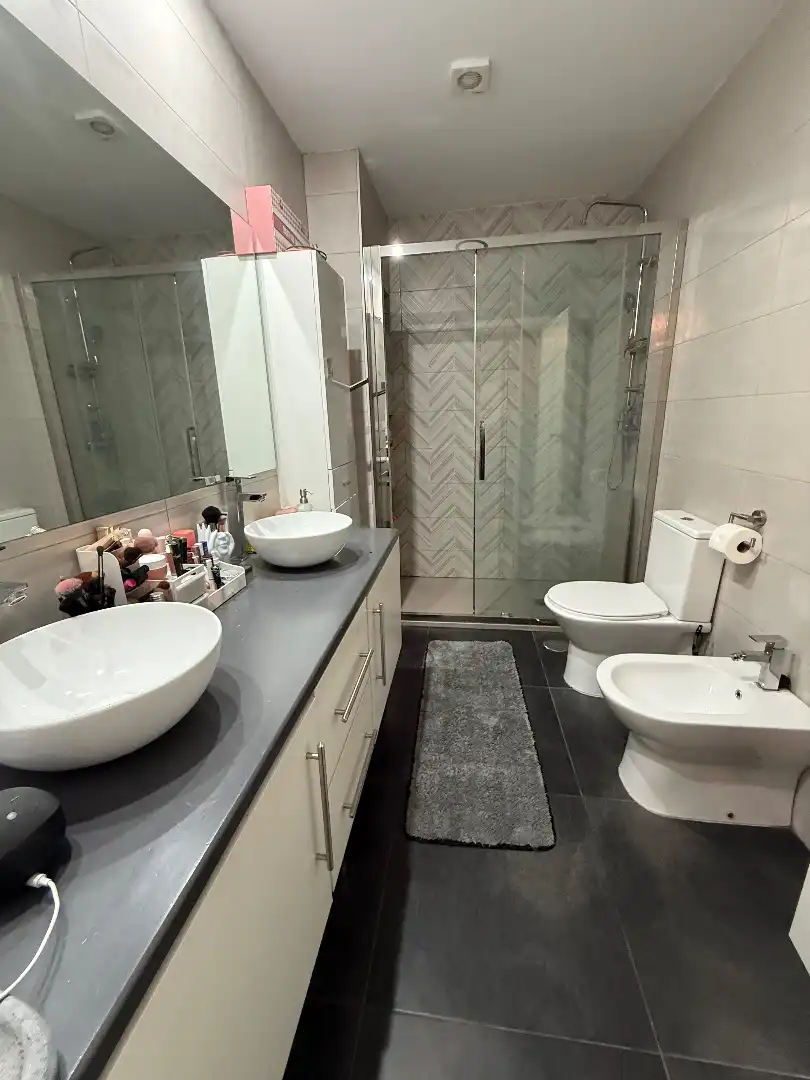 Baño de Piso en venta en Alcalá la Real con Calefacción, Trastero y Amueblado