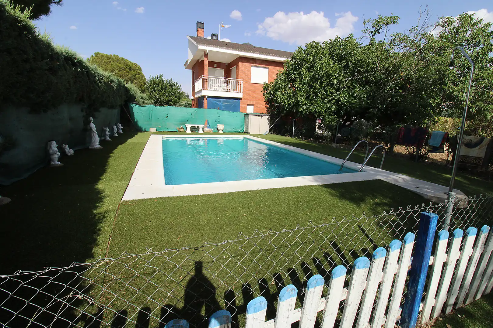 Piscina de Casa o xalet en venda en Uceda amb Calefacció, Jardí privat i Parquet