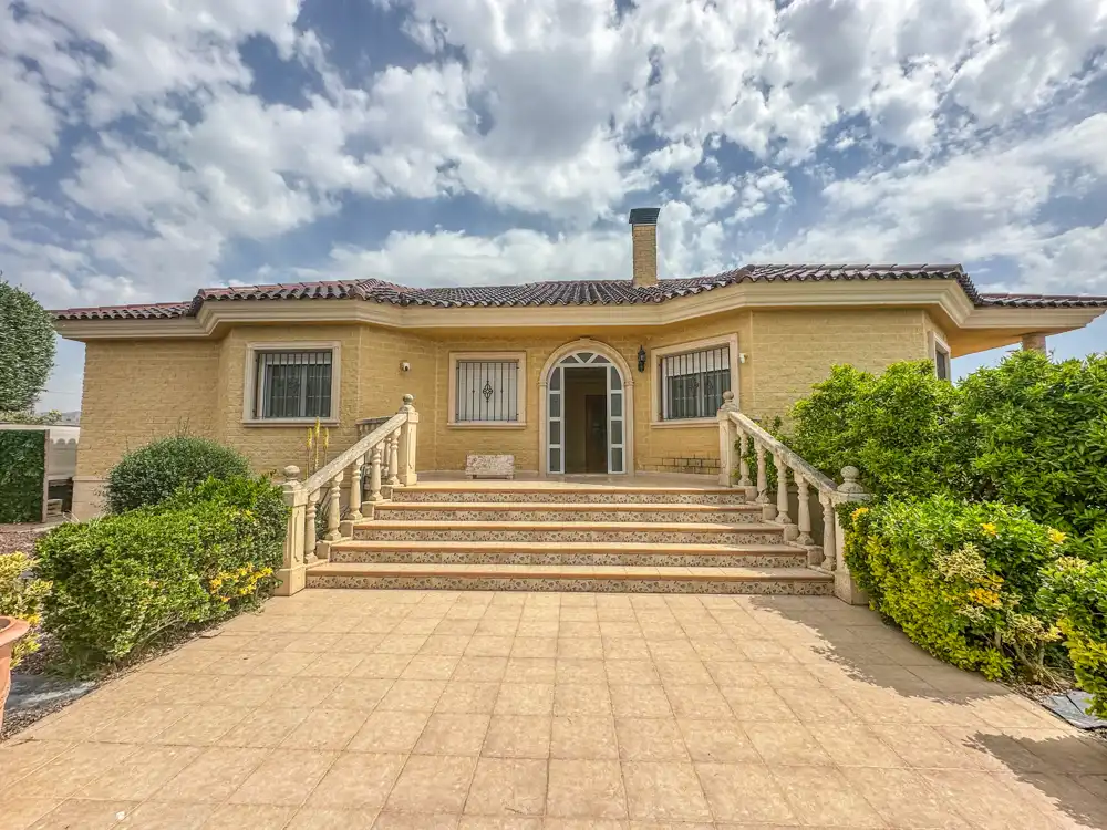 Chalet con piscina en venta en Camino de Beniel