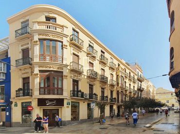 Pis amb balcó en venda a Centro