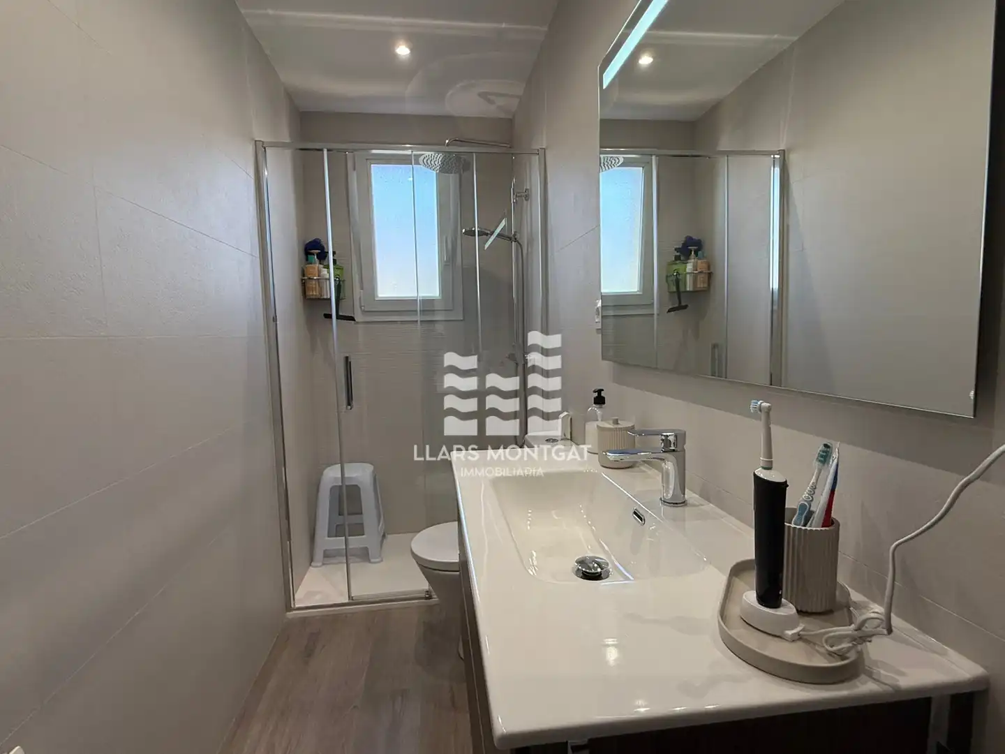 Badezimmer von Wohnung zum Verkauf in Montgat mit Klimaanlage, Heizung und Terrasse