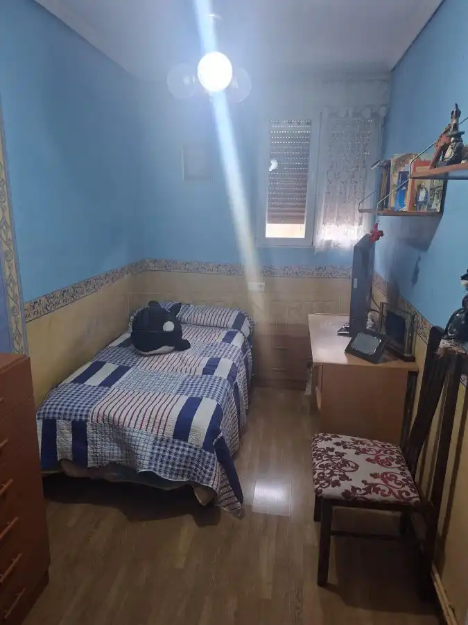 Dormitori de Casa adosada en venda en Vitoria - Gasteiz amb Calefacció, Parquet i Terrassa