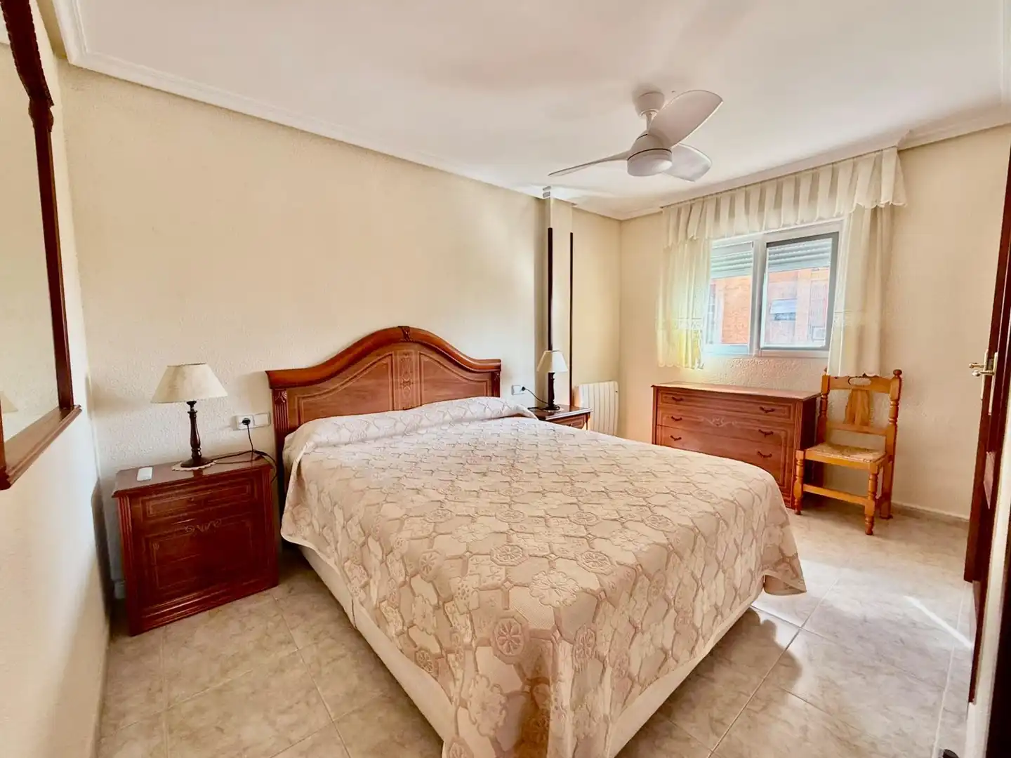 Dormitori de Apartament en venda en Benidorm amb Aire condicionat, Terrassa i Moblat