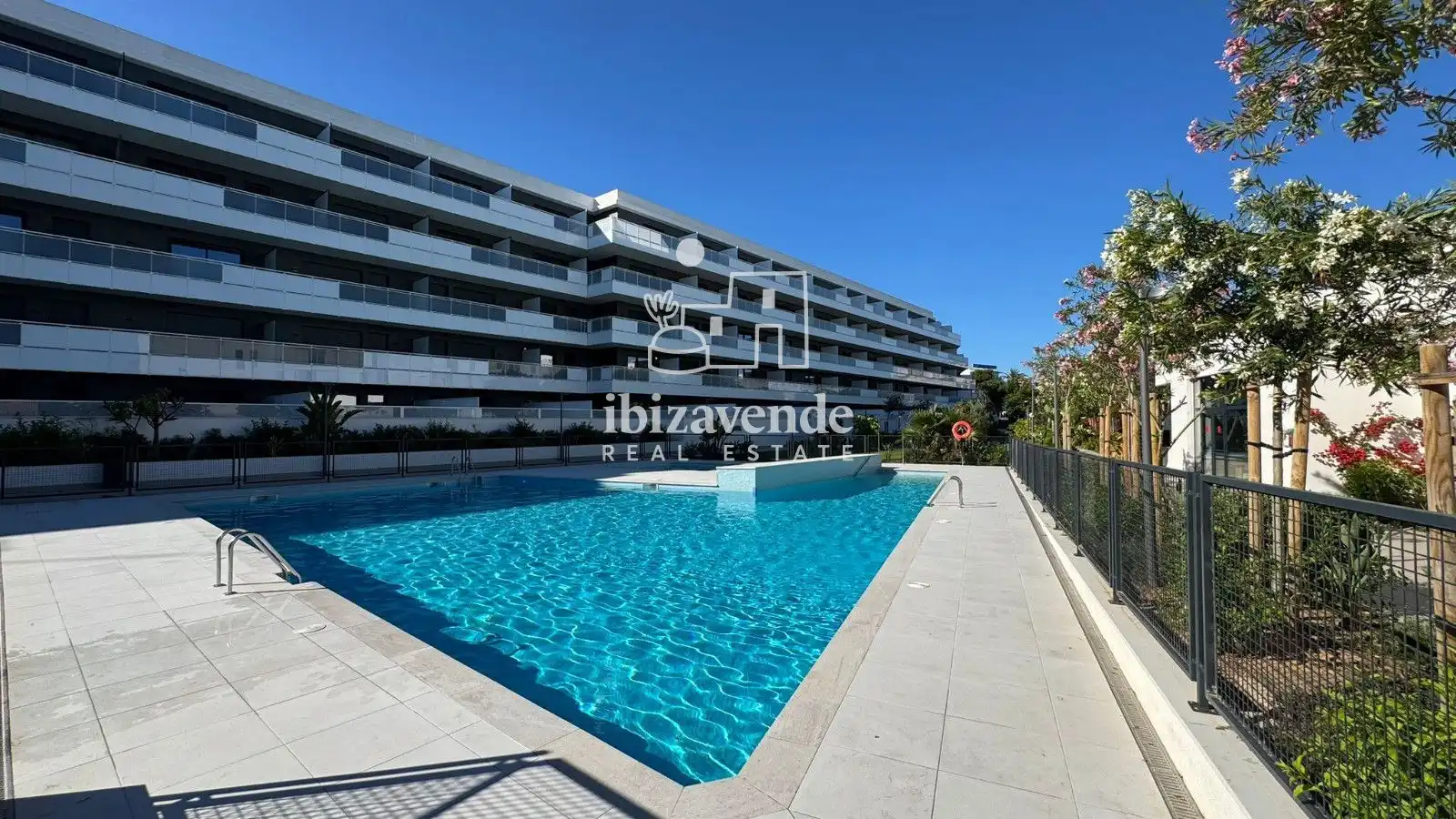 Vista exterior de Pis de lloguer en Eivissa amb Aire condicionat, Terrassa i Piscina