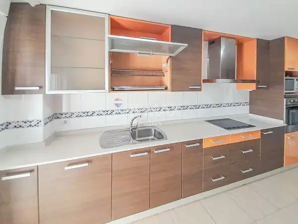 Cuina de Pis en venda en O Porriño   amb Calefacció, Parquet i Terrassa