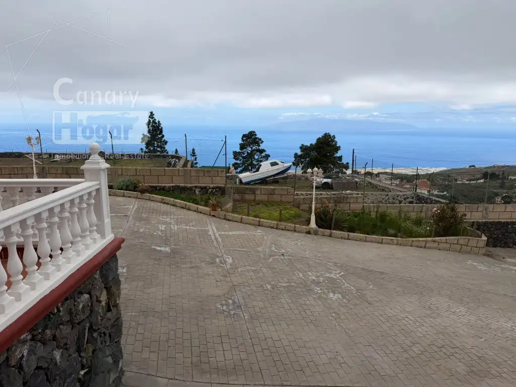 Vista exterior de Finca rústica en venda en Adeje amb Aire condicionat, Terrassa i Piscina