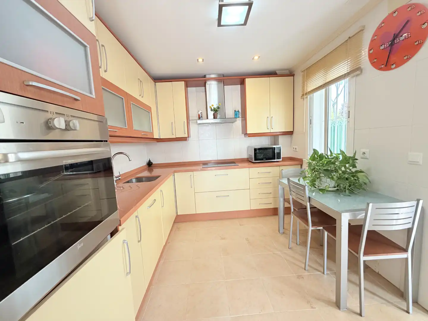 Cuina de Casa o xalet en venda en Espartinas amb Aire condicionat, Terrassa i Traster