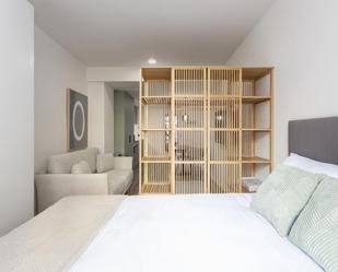 Dormitori de Apartament per a compartir en Vilanova i la Geltrú amb Moblat i Internet