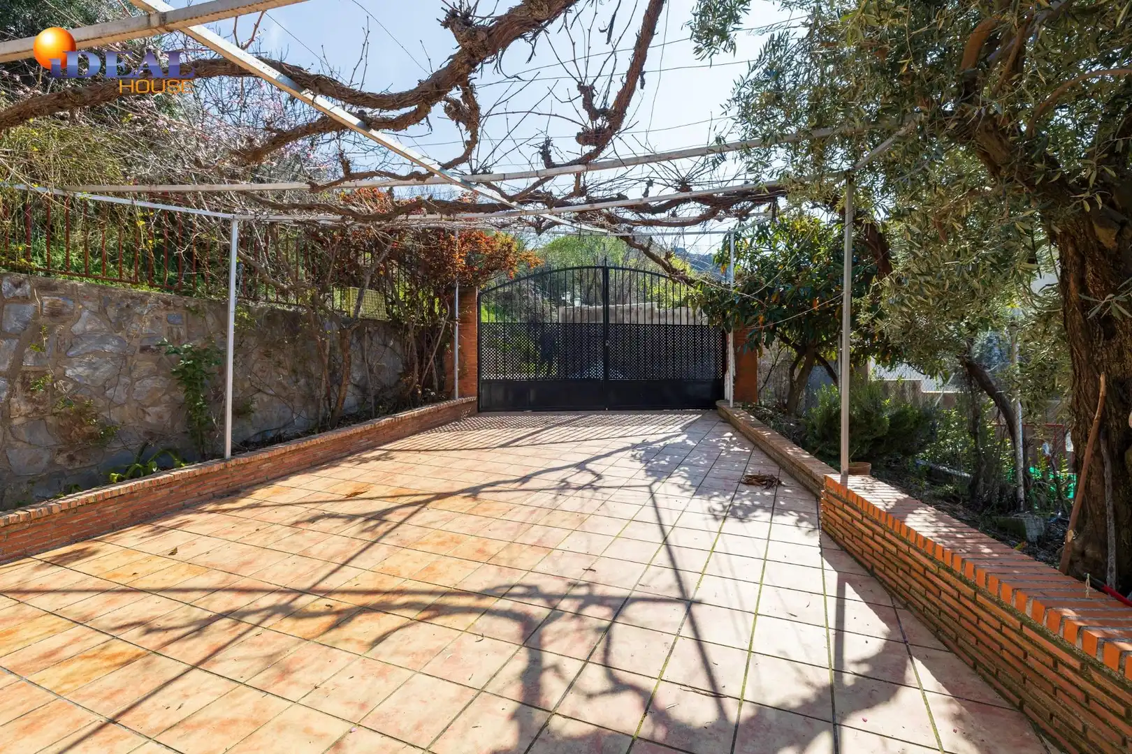 Jardín de Casa o chalet en venta en Güéjar Sierra con Jardín privado, Trastero y Piscina