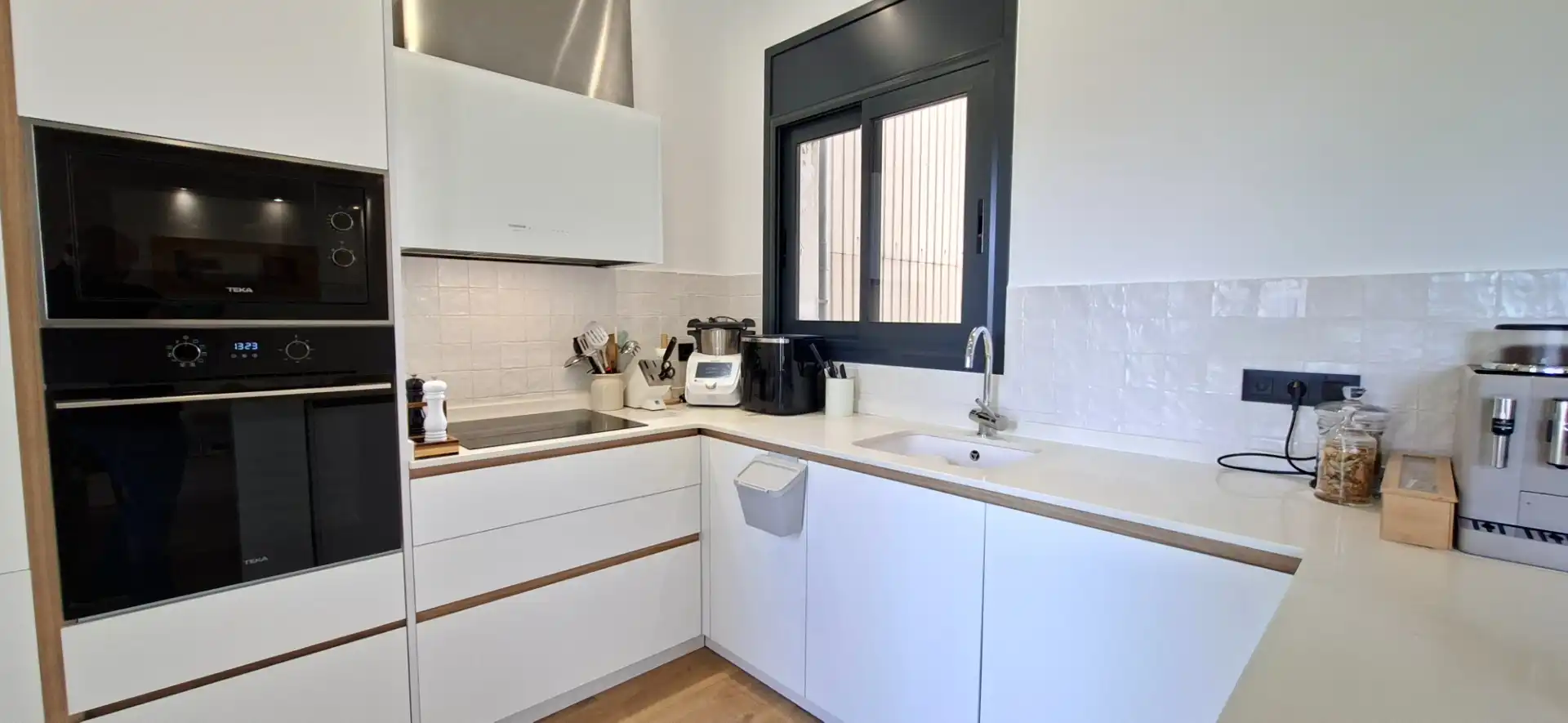 Kitchen of Flat for sale in Badalona  with Air Conditioner, Heating and Terrace