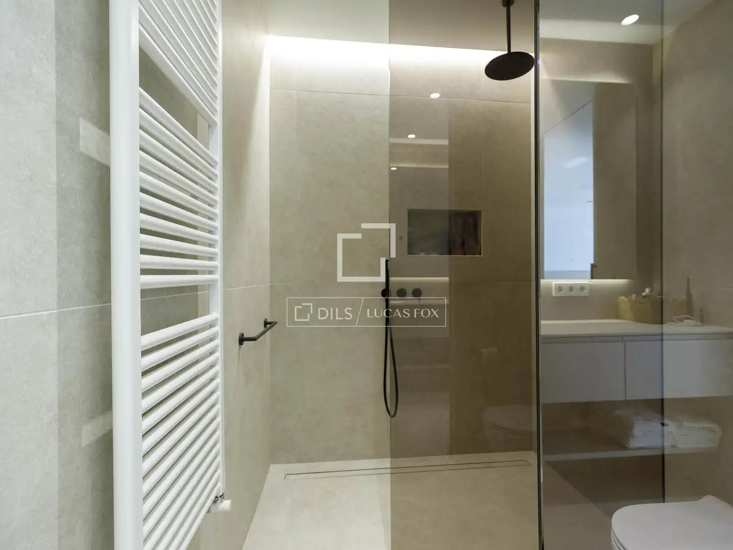 Baño de Casa o chalet en venta en L'Eliana con Aire acondicionado, Calefacción y Jardín privado