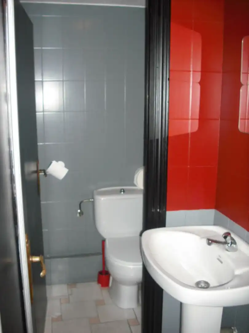 Bathroom of Commercial properties for rent in Alcalá de Henares