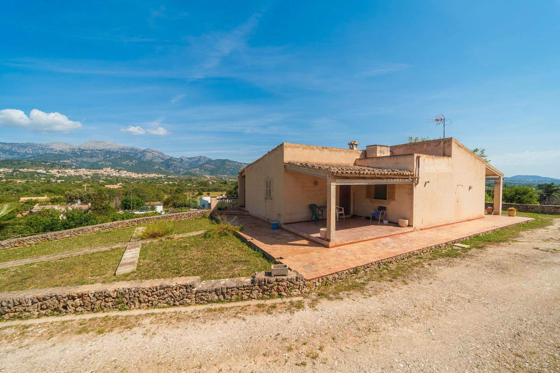 Vista exterior de Finca rústica en venda en Selva amb Jardí privat, Terrassa i Traster