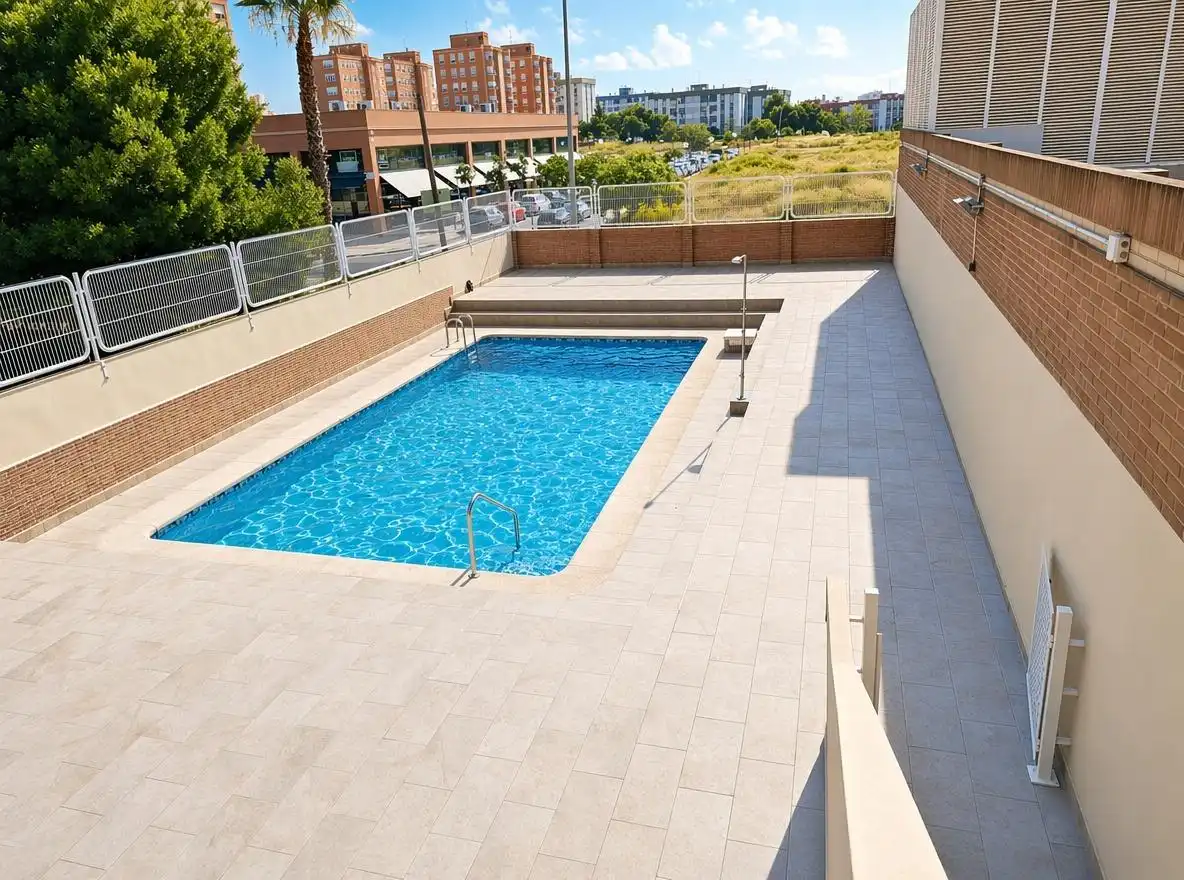 Piscina de Piso en venta en Alicante / Alacant con Aire acondicionado, Calefacción y Trastero