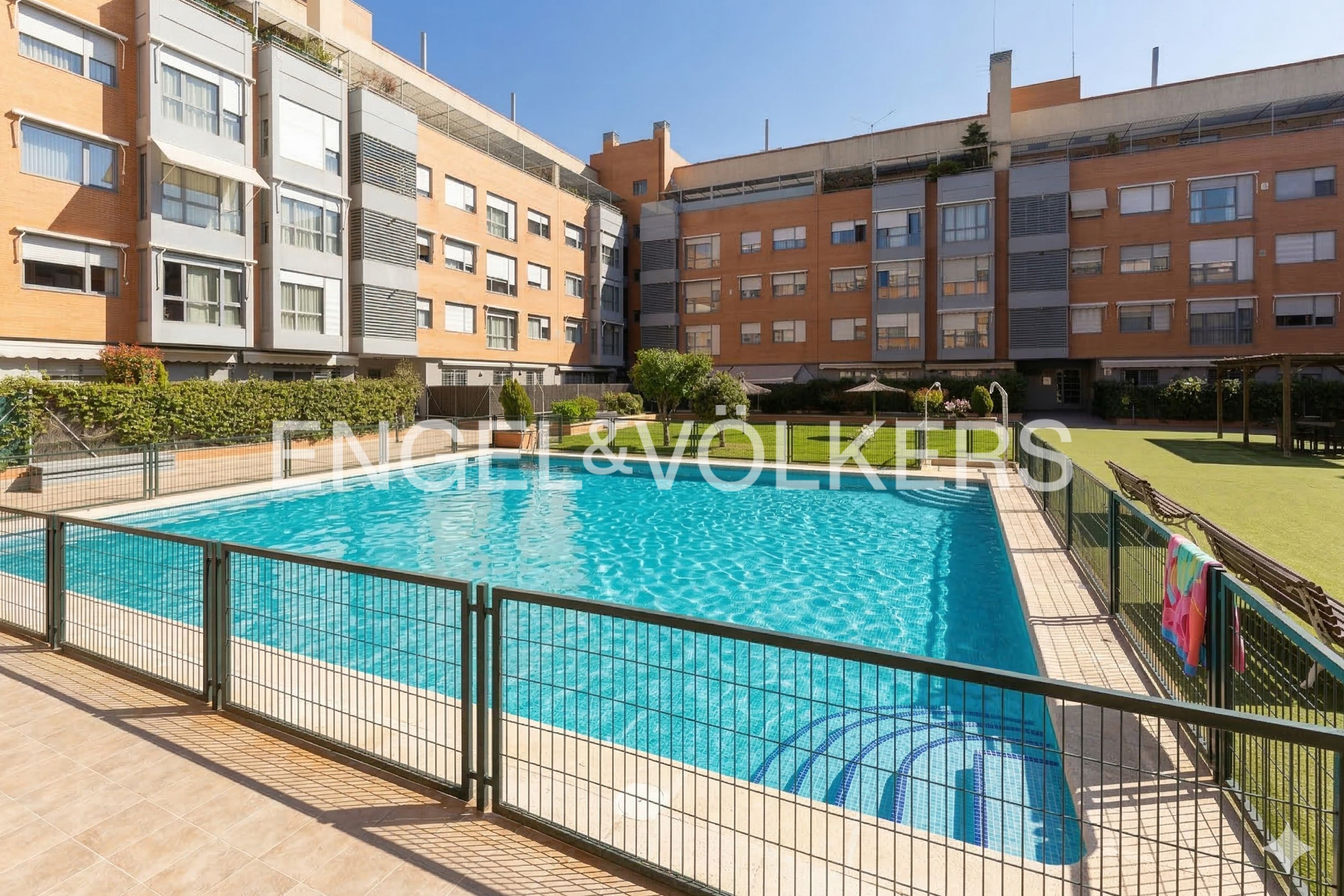 Piscina de Ático en venta en  Madrid Capital con Aire acondicionado, Calefacción y Parquet