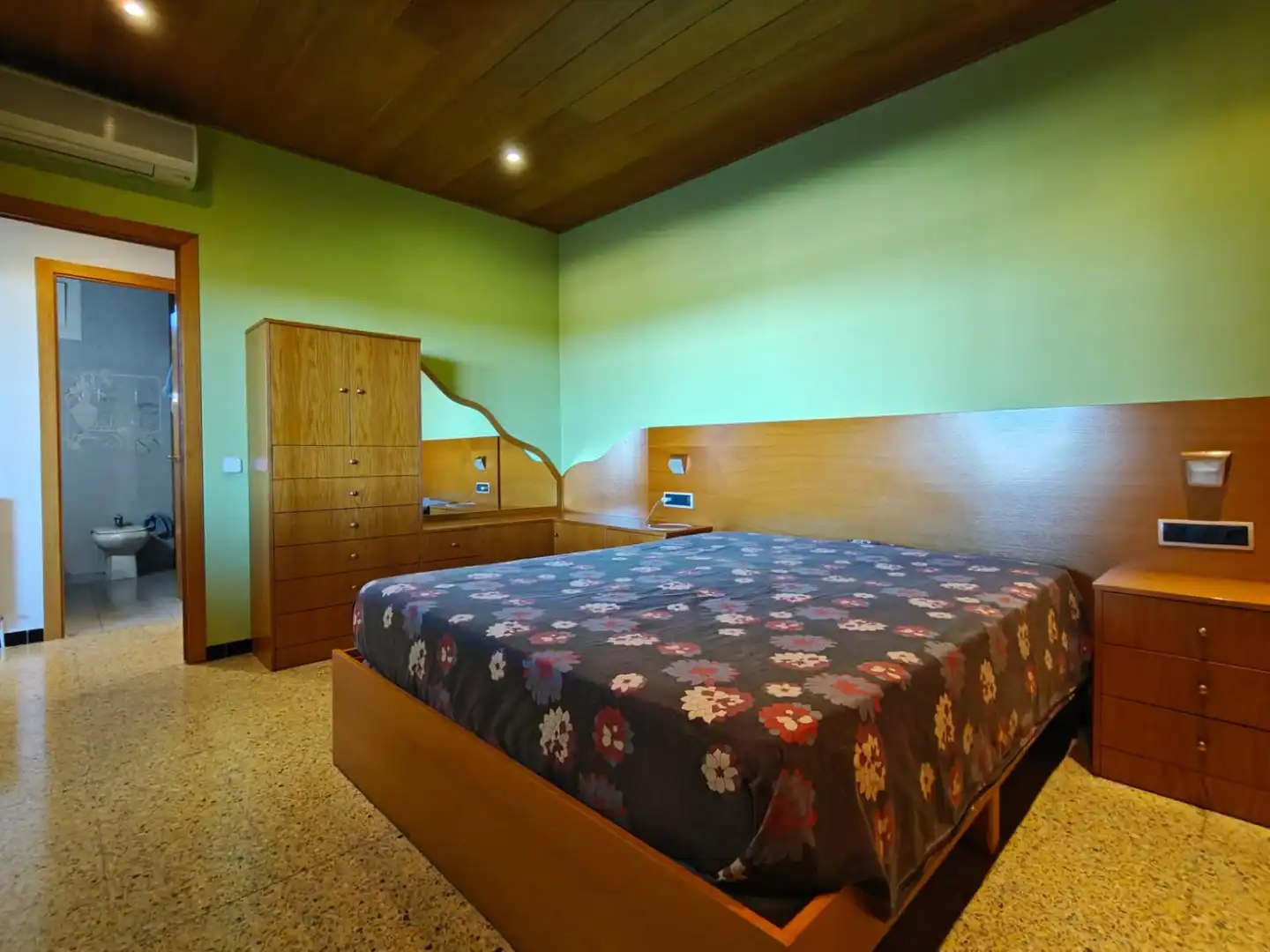 Bedroom of Detached homes for sale in Vilobí d'Onyar  with Air Conditioner, Heating and Terrace