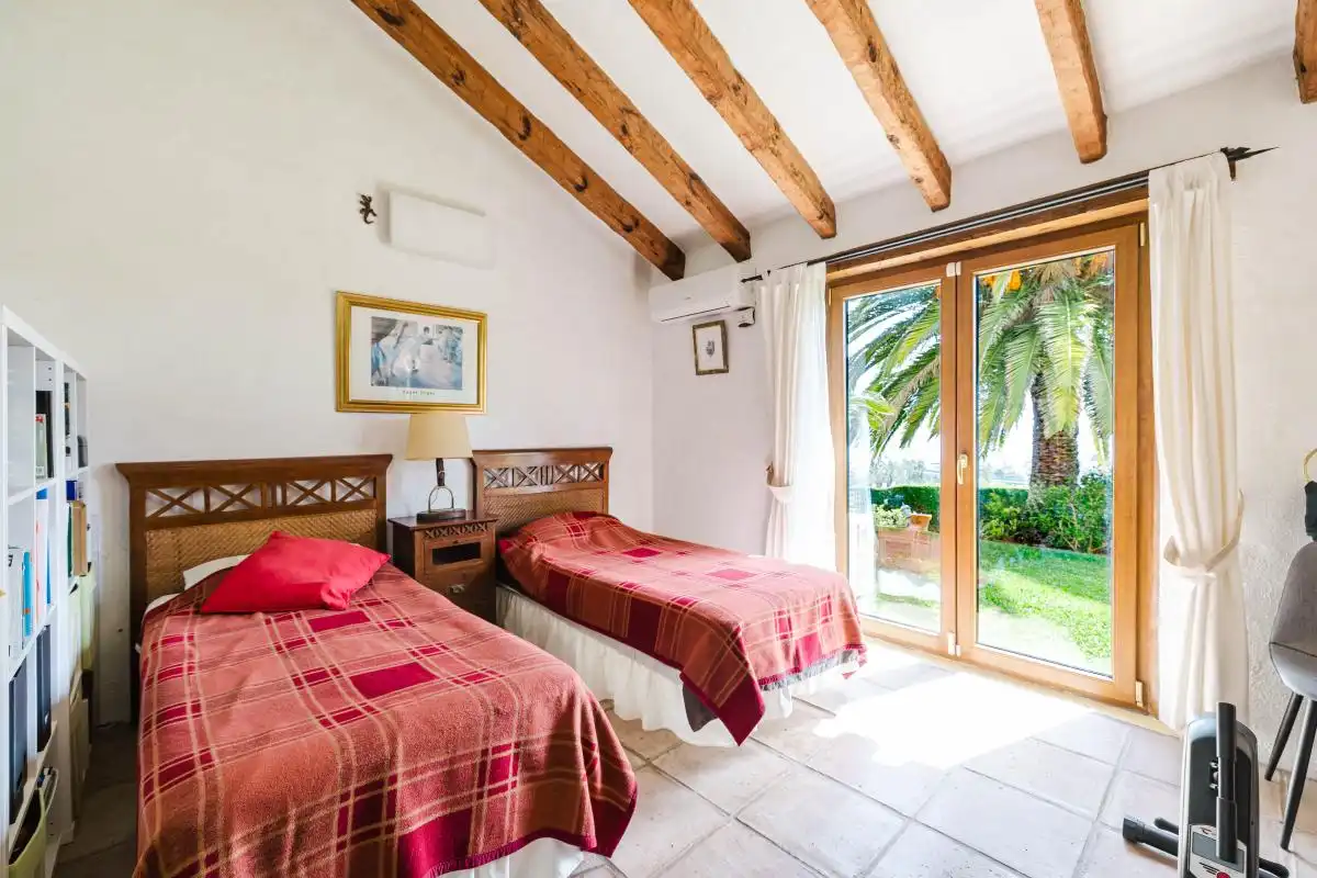 Dormitori de Casa o xalet en venda en Estepona amb Aire condicionat, Calefacció i Jardí privat