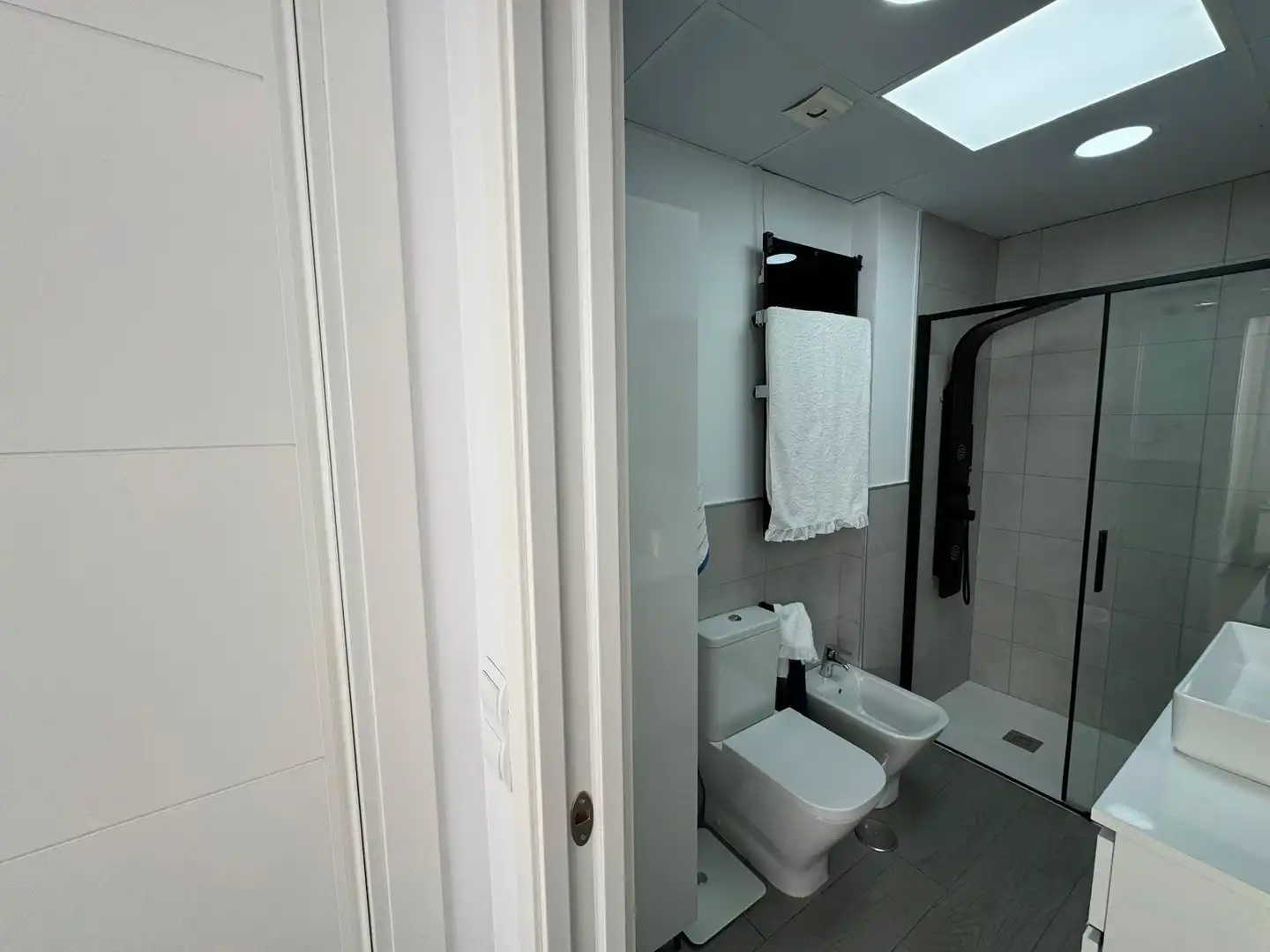 Badezimmer von Dachboden zum Verkauf in Rincón de la Victoria mit Terrasse und Abstellraum