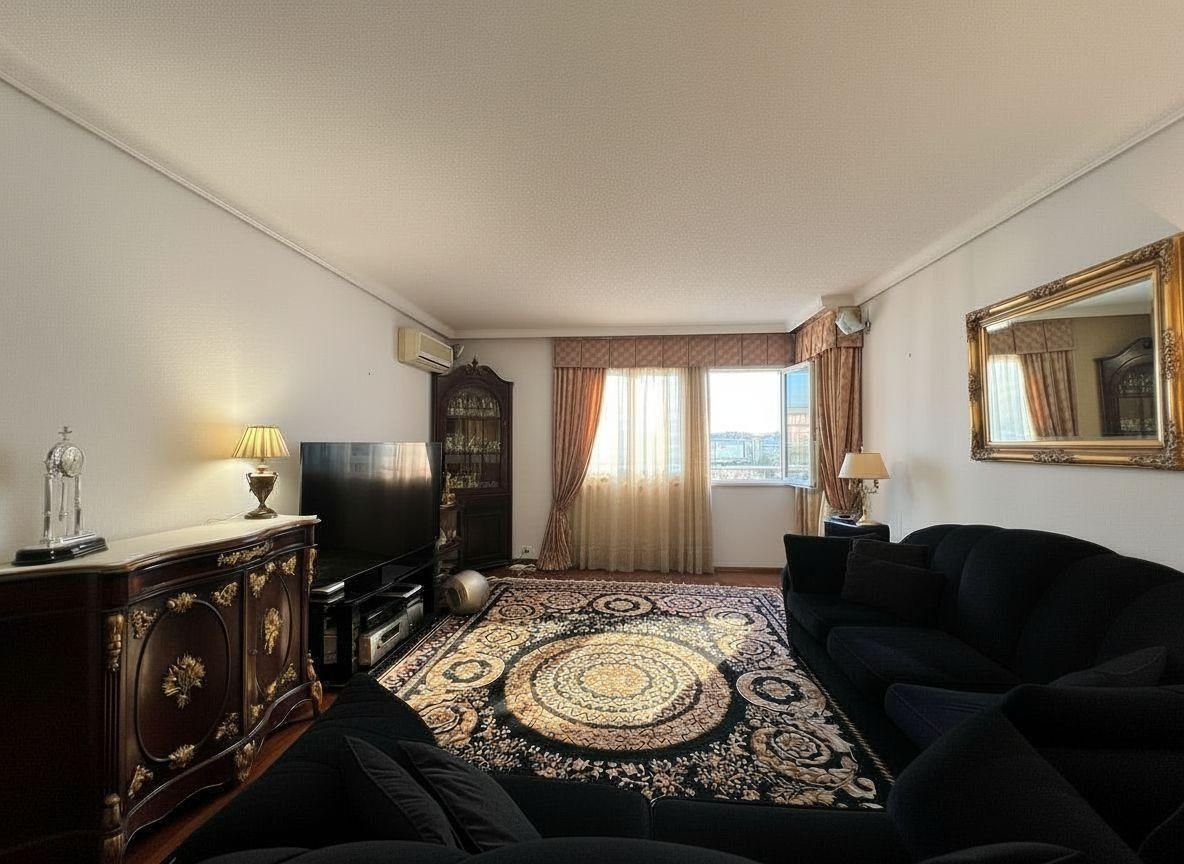 Sala d'estar de Pis en venda en  Madrid Capital amb Aire condicionat i Terrassa