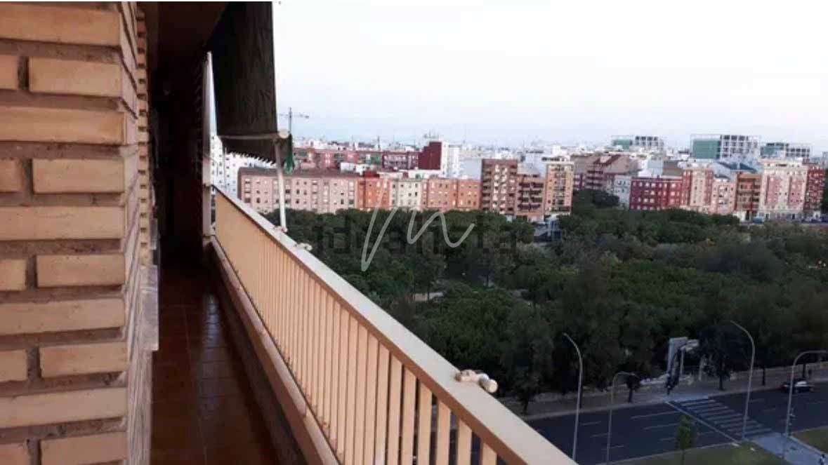 Vista exterior de Pis de lloguer en  Valencia Capital amb Aire condicionat, Moblat i Rentadora