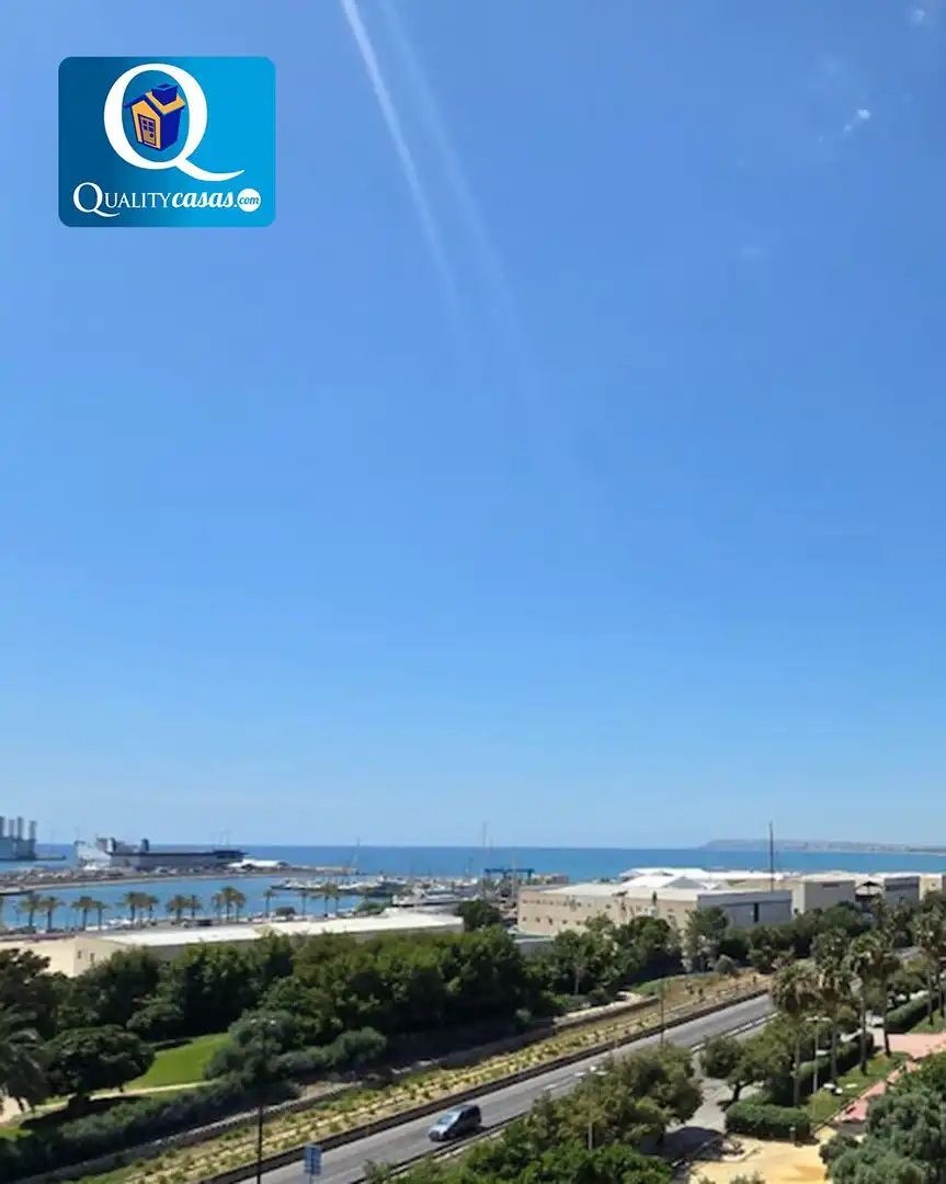 Vista exterior de Pis en venda en Alicante / Alacant amb Aire condicionat, Calefacció i Balcó