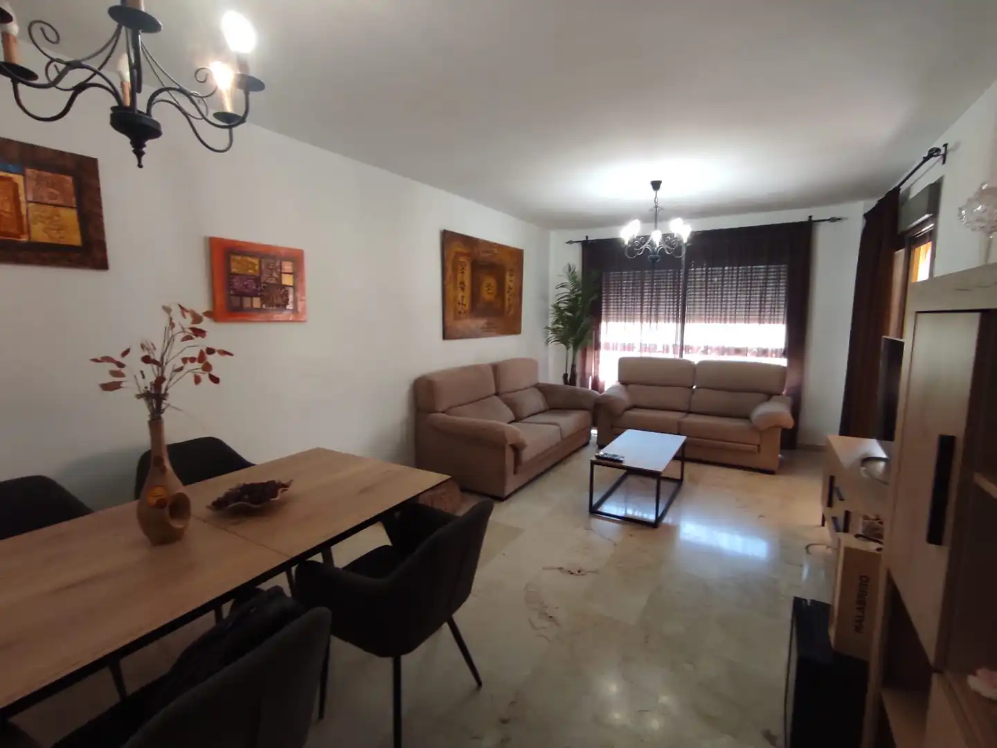 Sala de estar de Piso en venta en Marbella con Calefacción, Terraza y Horno
