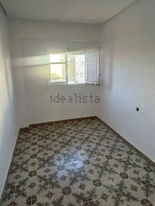 Habitación de Piso en venta en Paterna con Horno y Balcón