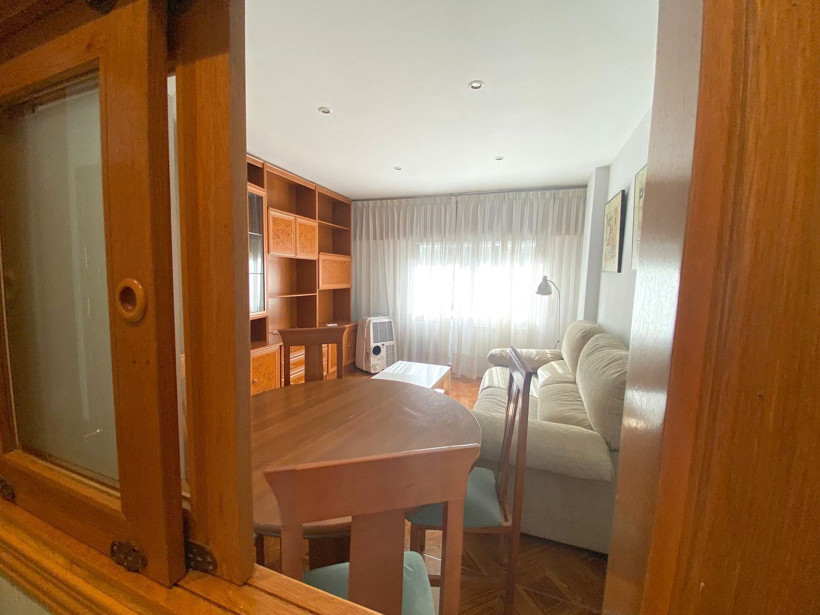 Sala de estar de Piso de alquiler en  Madrid Capital con Aire acondicionado, Calefacción y Amueblado