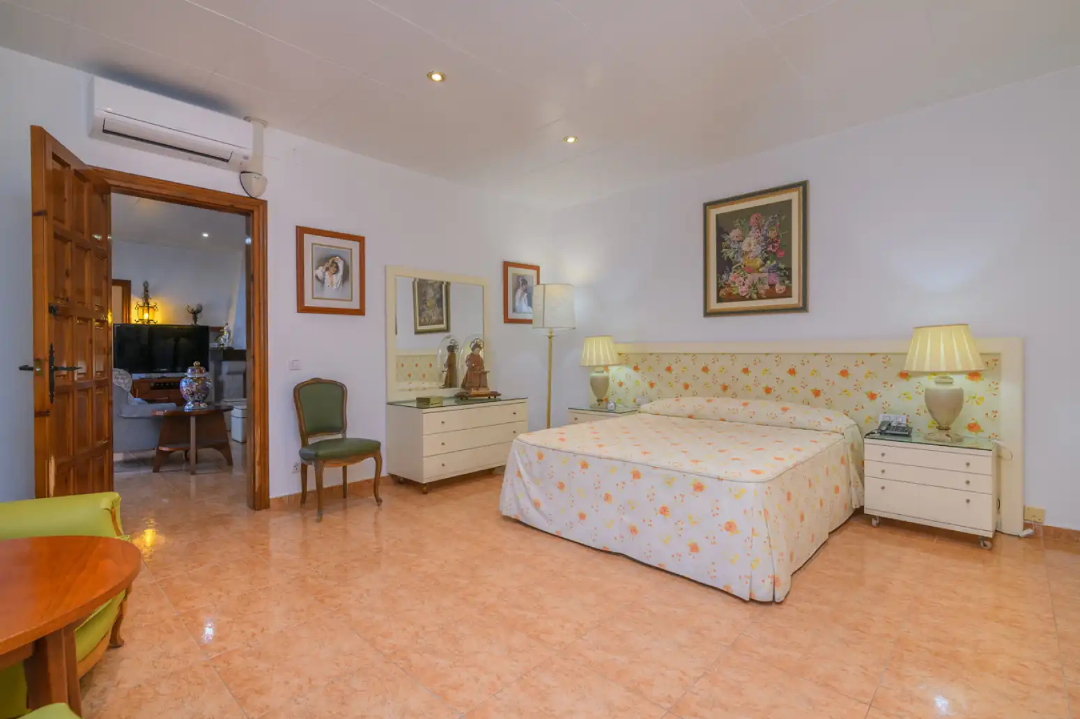 Habitación de Casa o chalet en venta en Viladecans con Balcón