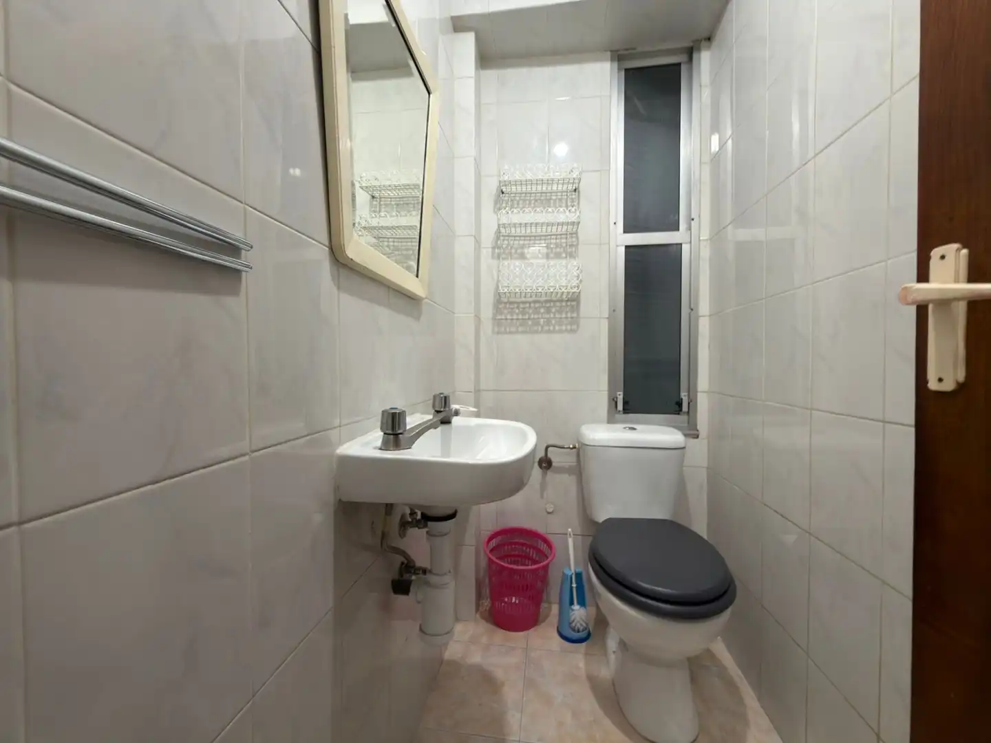 Badezimmer von Wohnung zur Miete in Pontevedra Capital  mit Heizung, Möbliert und Ofen