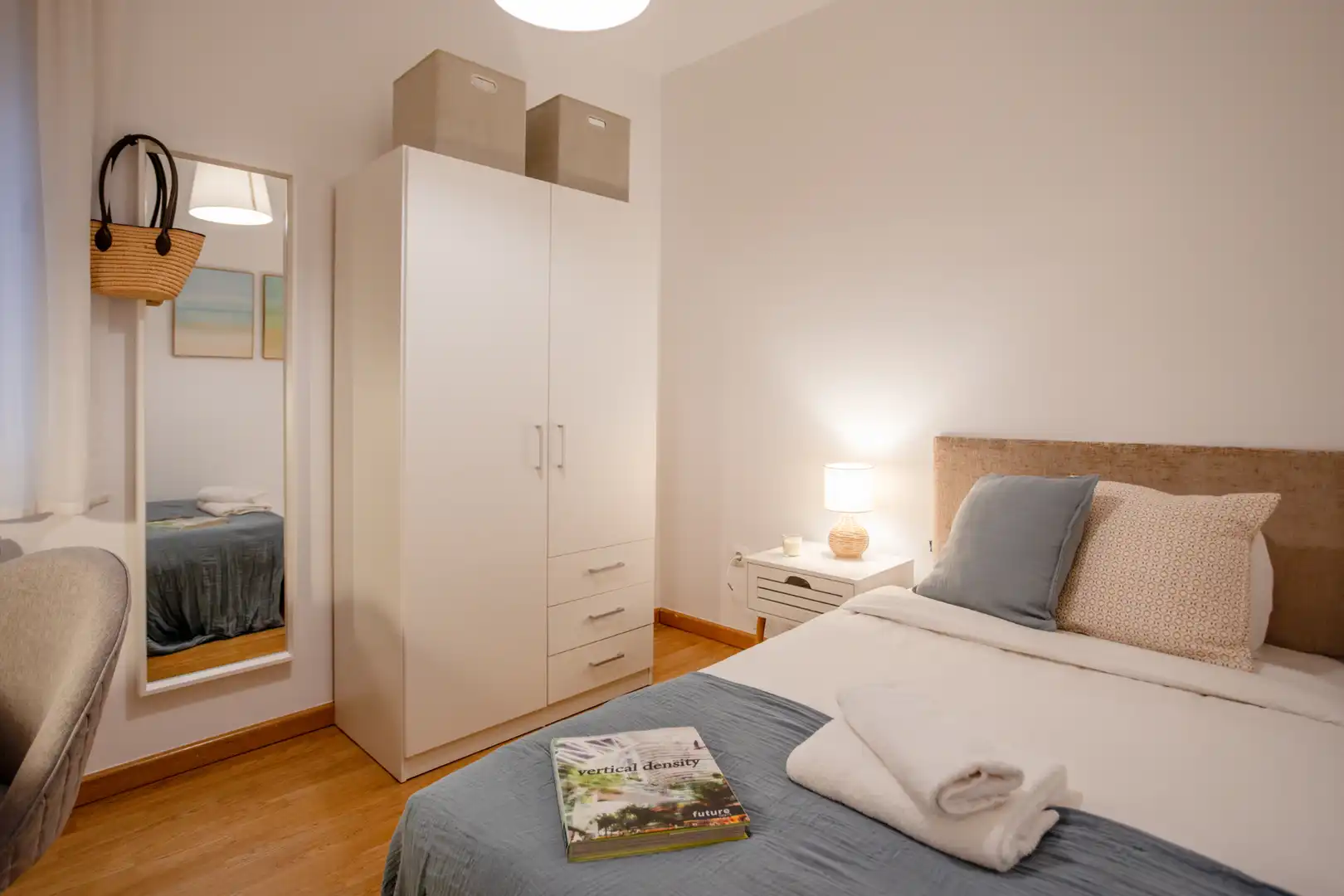Schlafzimmer von Wohnungen zur Miete in Madrid mit Klimaanlage, Heizung und Möbliert