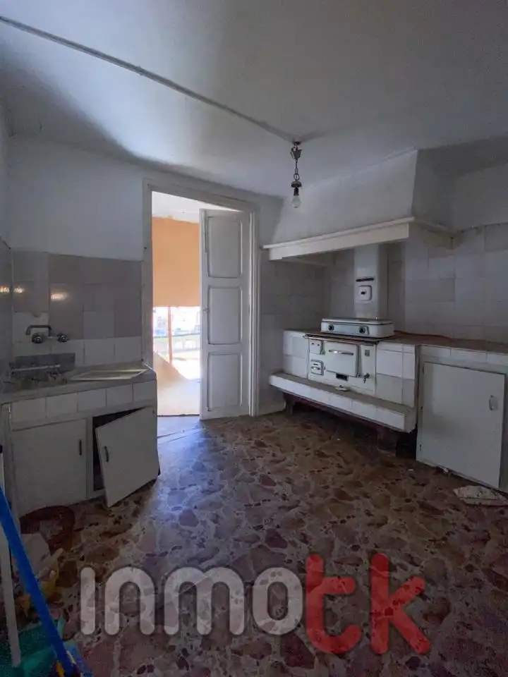 Cuina de Casa o xalet en venda en Betanzos amb Jardí privat i Terrassa
