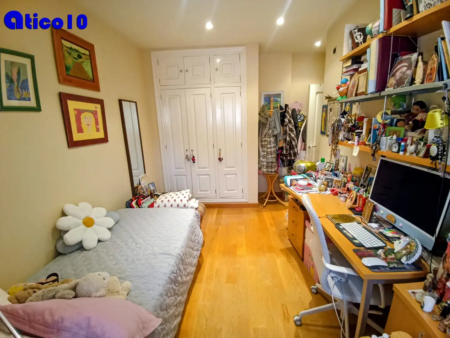 Bedroom of Attic for sale in Oviedo   with Heating, Parquet flooring and Terrace