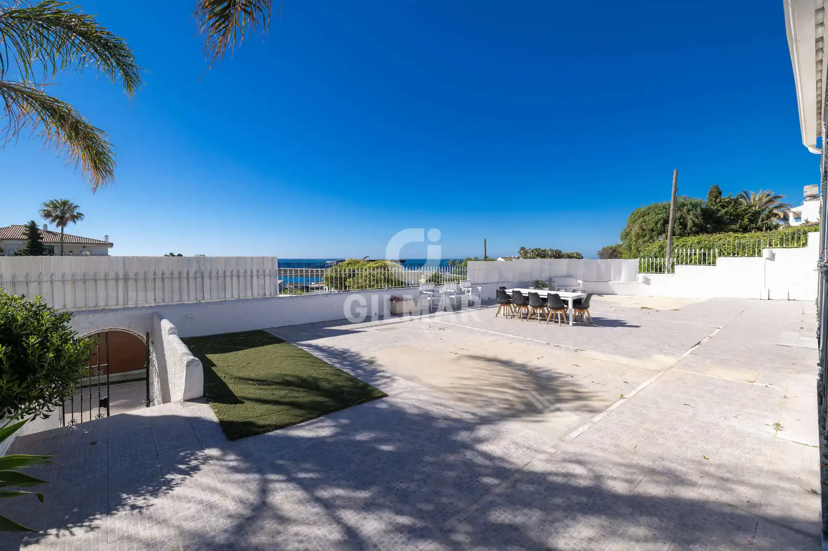 Terrassa de Casa o xalet en venda en Estepona amb Calefacció, Jardí privat i Piscina