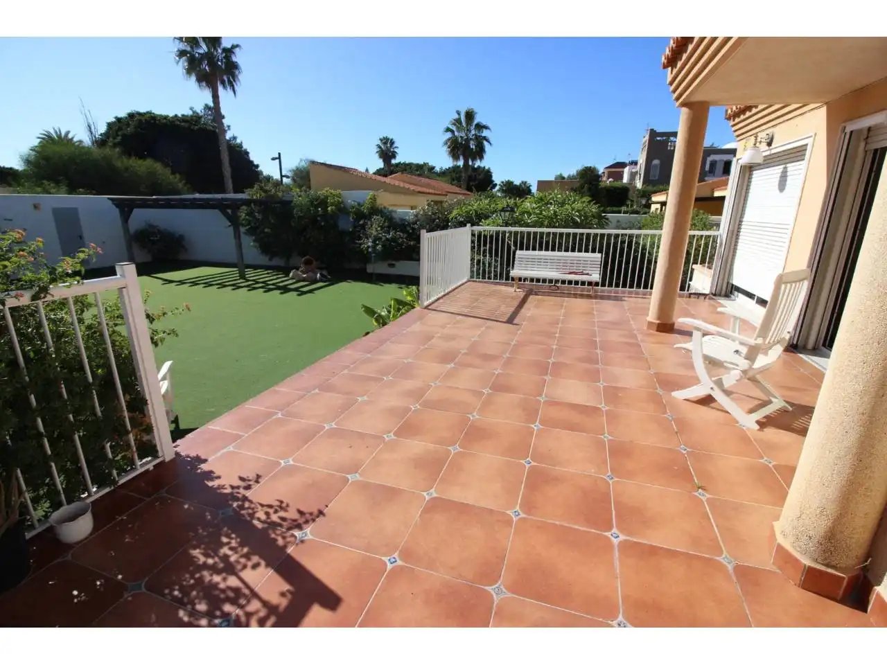 Terrassa de Casa o xalet en venda en Roquetas de Mar amb Aire condicionat, Jardí privat i Terrassa