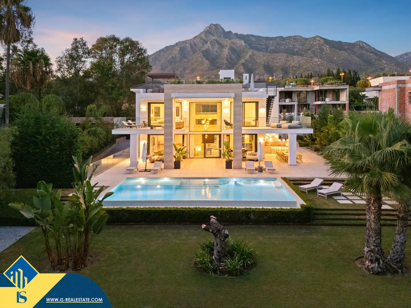 Chalet con piscina en venta en Milla de Oro, imagen 12