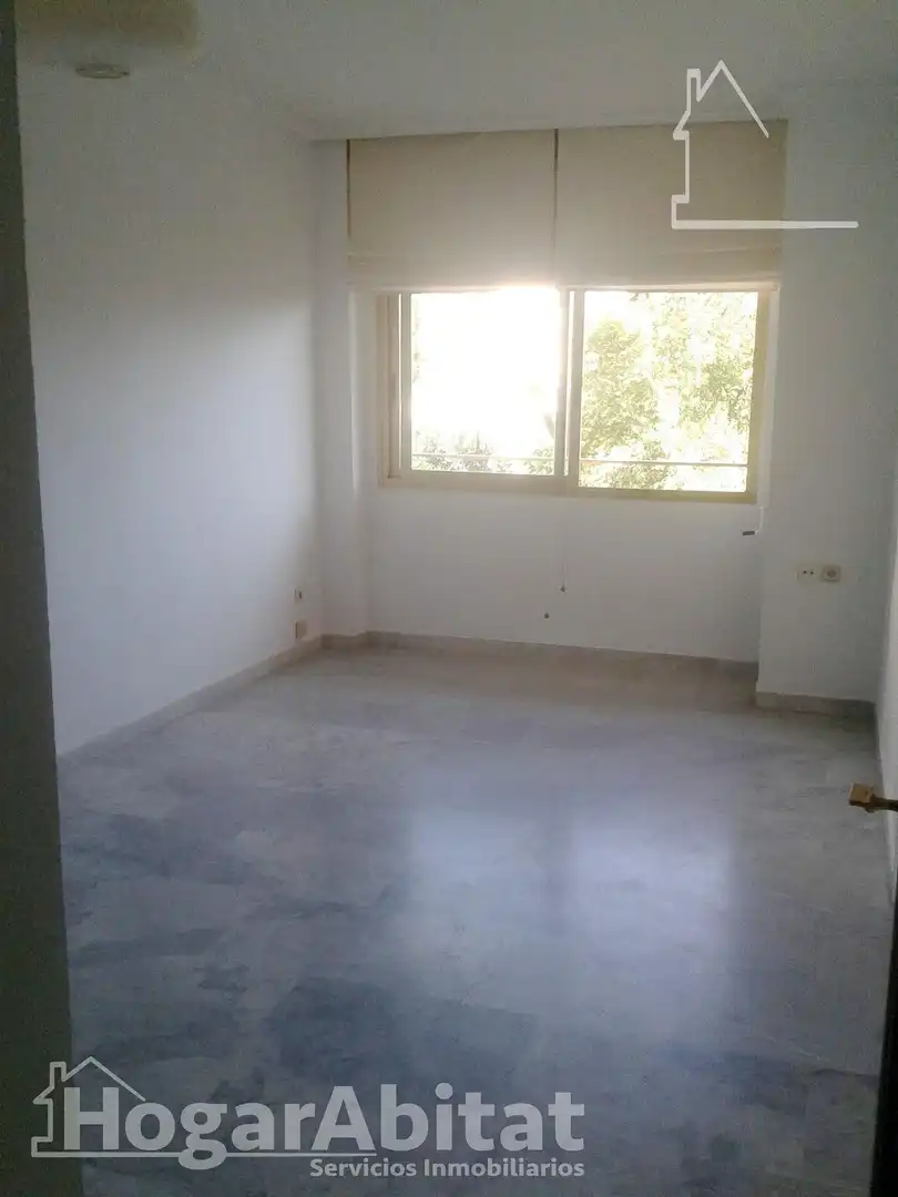 Habitación de Piso en venta en Sevilla con Jardín privado y Terraza