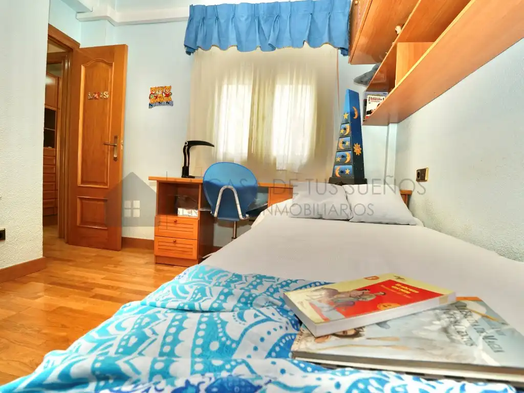 Habitación de Casa o chalet en venta en Novelda
