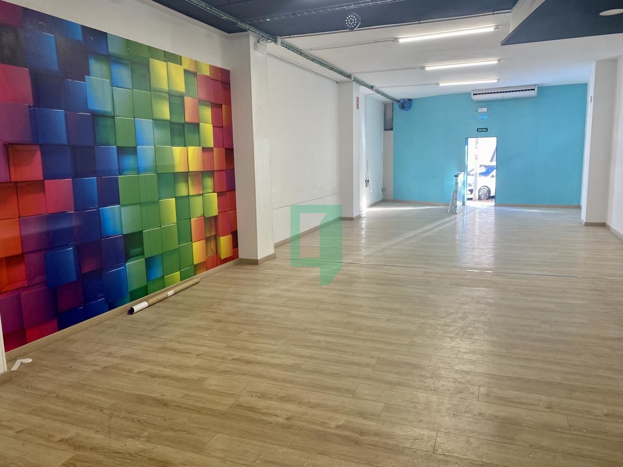 Premises to rent in Badalona  with Air Conditioner