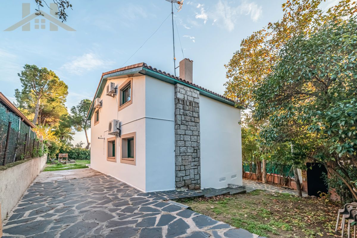Jardí de Casa o xalet en venda en Sevilla la Nueva amb Aire condicionat, Calefacció i Jardí privat