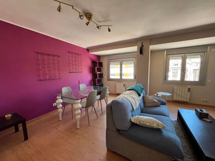 Sala de estar de Piso de alquiler en Ames con Calefacción, Amueblado y Horno