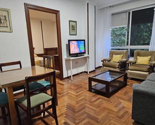 Sala d'estar de Pis de lloguer en  Granada Capital amb Calefacció i Balcó