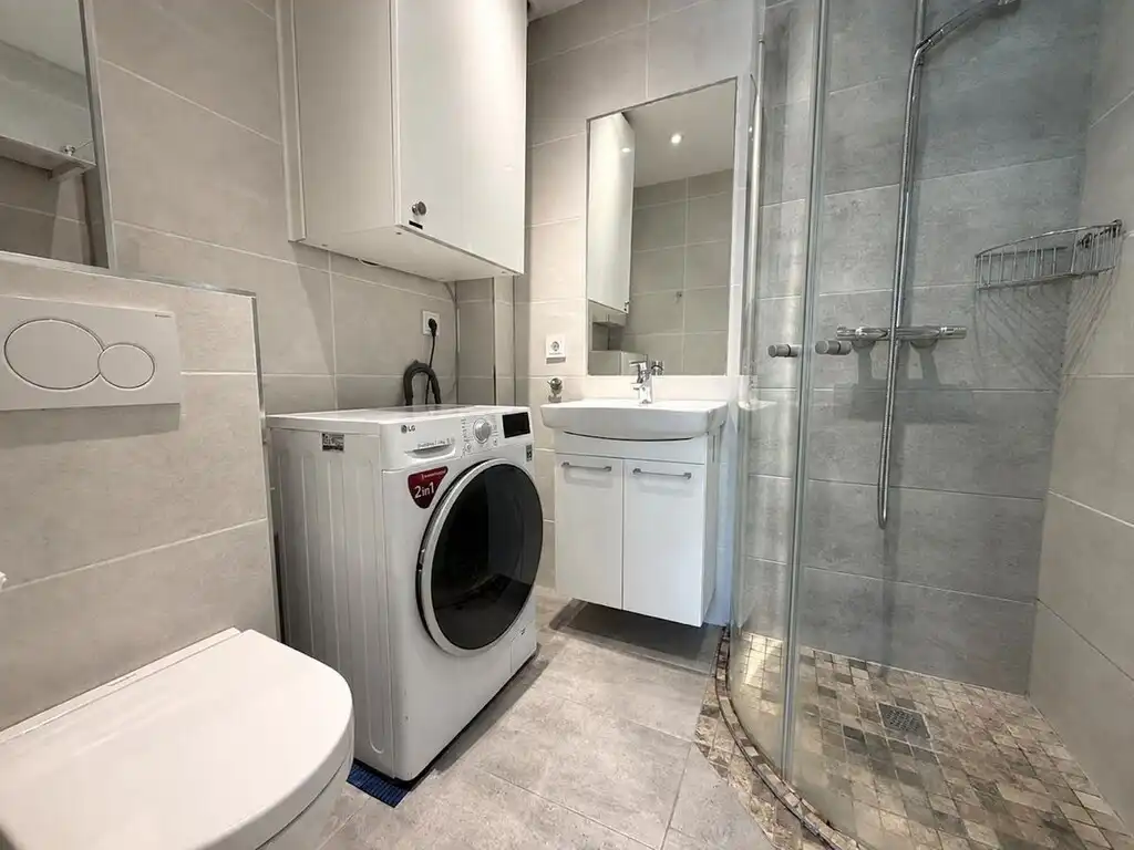 Bany de Apartament en venda en Marbella amb Aire condicionat, Terrassa i Moblat