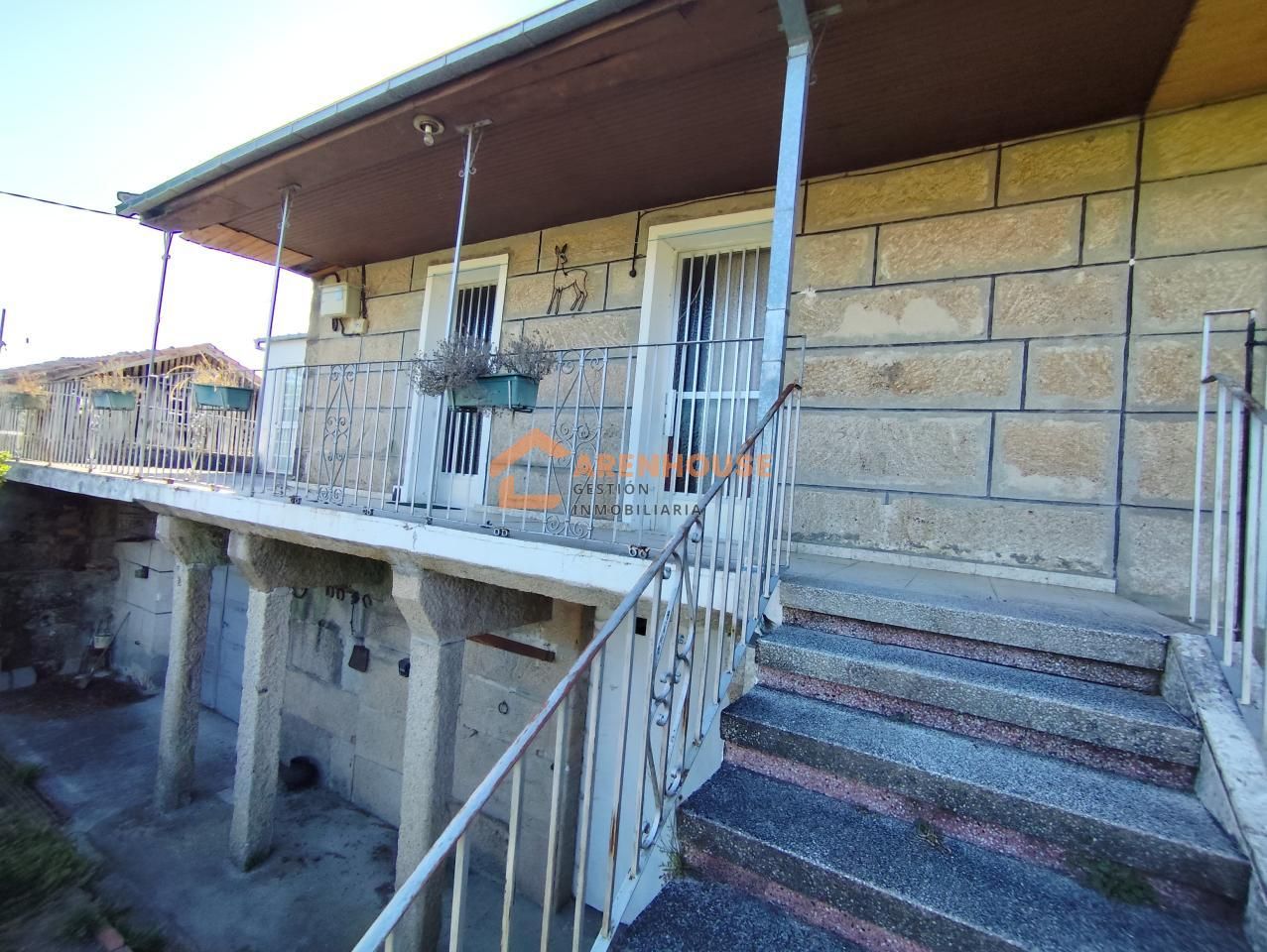 Vista exterior de Casa o xalet en venda en Amoeiro amb Calefacció, Jardí privat i Terrassa